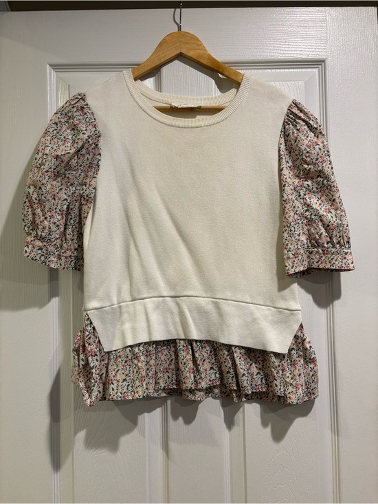 Anthropologie Tops - Cream Mixed-Media Puff Sleeve Floral Hem Top